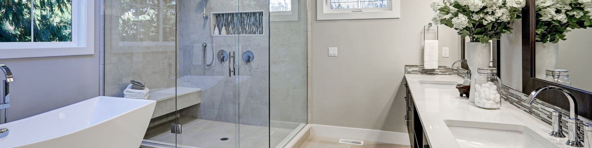 Neat and Decorated Bathroom